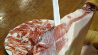 Os dejo un video donde podréis ver como se prepara y se corta un jamón ibérico. El video lo presenta el cortador profesional Ricardo Jiménez, cortador profesional de la empresa...